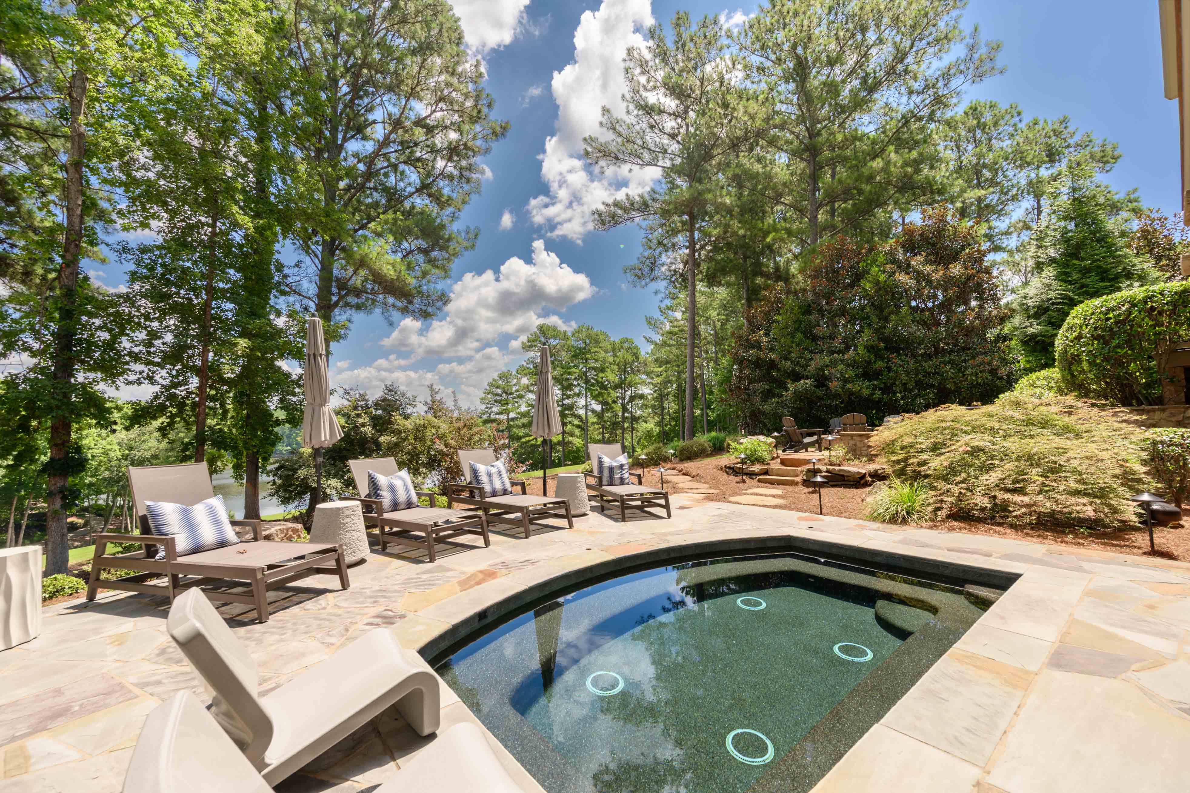 1060 Montgomery Drive image 42